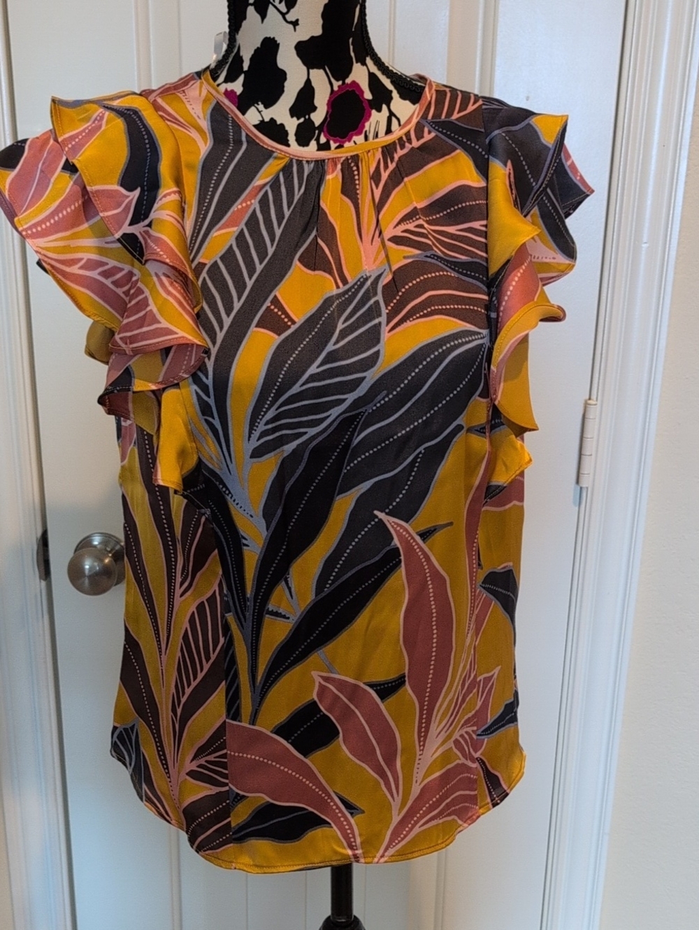 DR2 Mustard, Pink & Blue Ruffle Sleeve Printed Blouse Size Small NWT